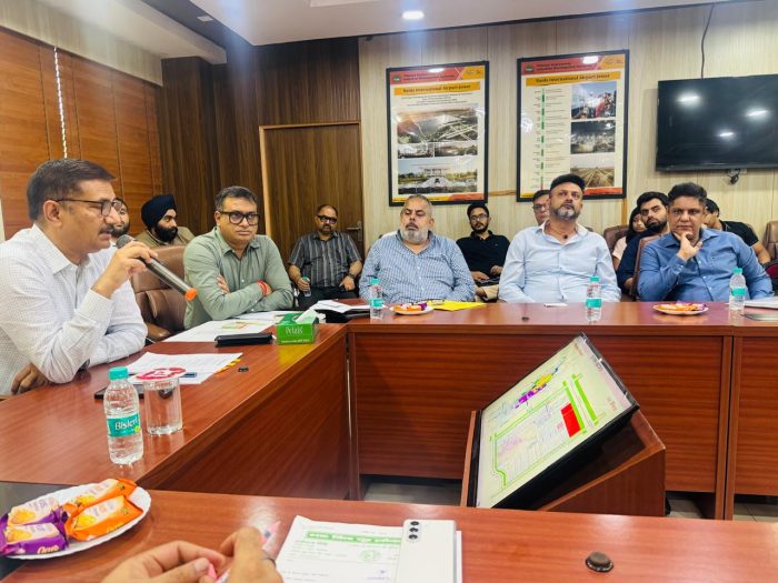 Noida : टॉय पार्क योजना पर YEIDA की बैठक, कार्ययोजना तय करने की हिदायत