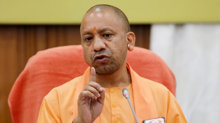 Noida : आईएएस अधिकारी पर महिला अधिकारियों ने लगाए गंभीर आरोप, योगी सरकार ने जांच के दिए आदेश