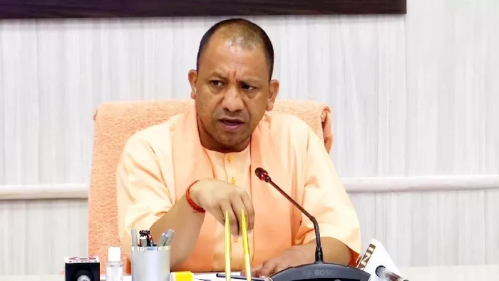 UP : योगी सरकार ने दिया वैश्विक शिक्षा का अवसर, अब यूके में यूपी पढ़ेंगे के छात्र