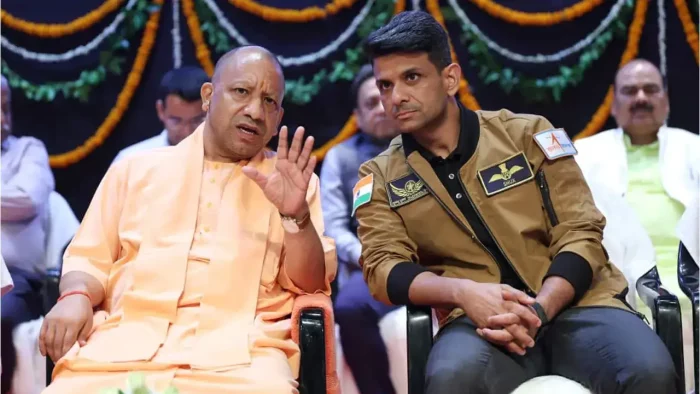 Lucknow : मुख्यमंत्री योगी आदित्यनाथ ने ग्रुप कैप्टन शुभांशु शुक्ला के नाम पर स्कॉलरशिप का किया ऐलान