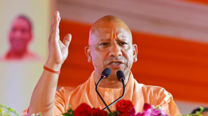 UP : साम्प्रदायिक आदेश पर योगी सरकार की सर्जिकल स्ट्राइक, अफसर सस्पेंड