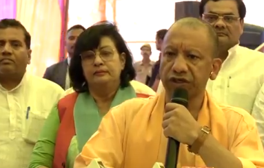 सीएम योगी ने बाढ़ राहत कार्यों का किया निरीक्षण, गंभीर स्थिति पर व्यक्त की चिंता