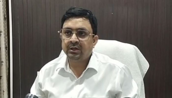 Ghazipur : गंगा के बढ़ते जलस्तर से 150 गांव बाढ़ प्रभावित, विद्यालयों की 8 दिसंबर तक छुट्टी