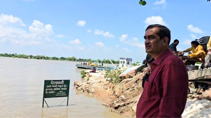 Mathura : यमुना के बढ़ते जलस्तर से मथुरा-वृंदावन में खतरा, किसानों की फसल जलमग्न