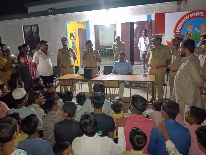 Muzaffarnagar : अफवाहों को लेकर प्रशासन अलर्ट,लोगों को कर रही जागरूक