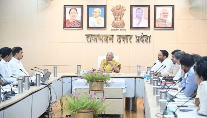 Lucknow : राज्यपाल आनंदीबेन पटेल की अध्यक्षता में विज्ञान परिषद और विश्वविद्यालयों की महत्वपूर्ण बैठक, शोध को मिलेगा नया प्रोत्साहन