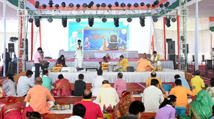 राजभवन लखनऊ में राज्यपाल आनंदीबेन पटेल की प्रेरणा से भव्य रुद्राभिषेक