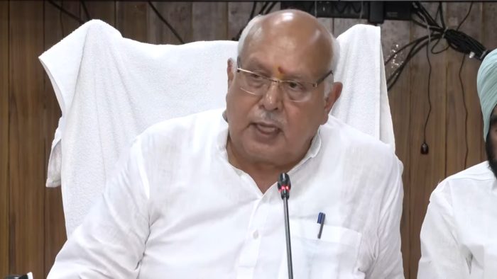 UP : सपा शासन में कर्ज डूबे किसान,योगी सरकार ने माफ किए 36 हजार करोड़ – कृषि मंत्री