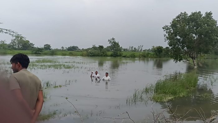 Mathura : मथुरा में यमुना का जलस्तर बढ़ा, बाढ़ प्रभावित क्षेत्रों में राहत कार्य तेज़ करने के दिए निर्देश