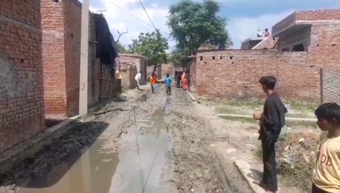 Budaun : रामजीत का नगला गांव बदहाल, ग्रामीणों ने जताई नाराजगी