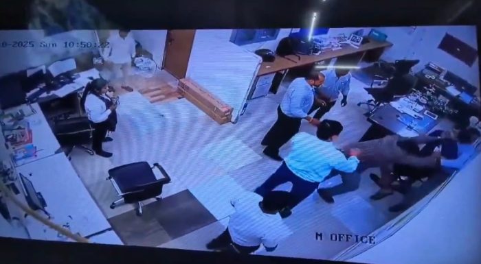 Ghaziabad: साया गोल्ड सोसाइटी में पानी की किल्लत पर विवाद, रेजिडेंट से मारपीट, CCTV फुटेज वायरल