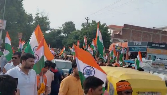 Varanasi: पिंडरा में निकली भव्य तिरंगा यात्रा, गूंजे देशभक्ति के जयघोष