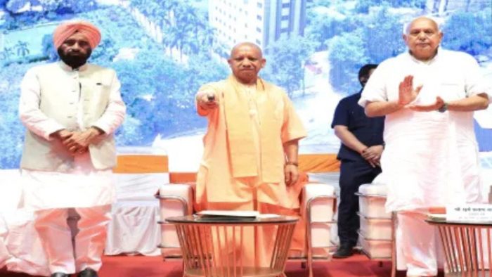 UP : CM योगी ने मांगे जनता से सुझाव, जनता की राय से बनेगा विकसित उत्तर प्रदेश