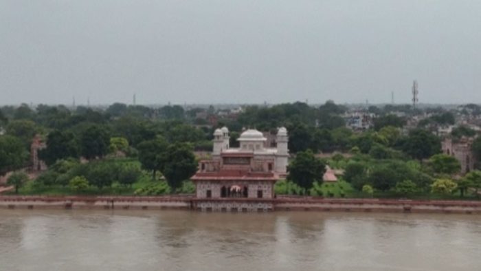Agra : आगरा में बाढ़ का 47 साल पुराना रिकॉर्ड टूटा