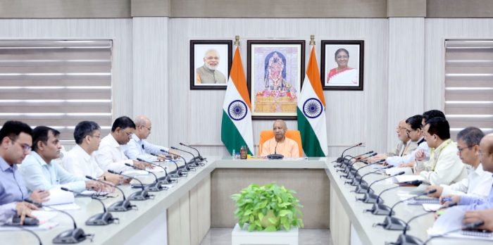 Lucknow : सीएम ने की कारागार प्रशासन एवं सुधार सेवाएं के कार्यां की समीक्षा बैठक