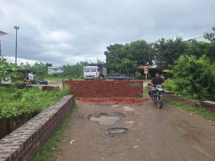 Muzaffarnagar : मुजफ्फरनगर में ब्रिटिश कालीन पुल बंद, ग्रामीणों और यात्रियों को भारी परेशानी