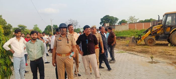 YEIDA Action : अवैध कब्जे को लेकर YEIDA की बड़ी कार्रवाई