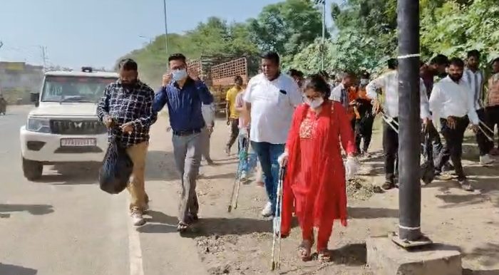 Mathura-Vrindavan : स्वच्छ भारत मिशन के तहत मथुरा-वृंदावन में 156 घंटे सफाई अभियान