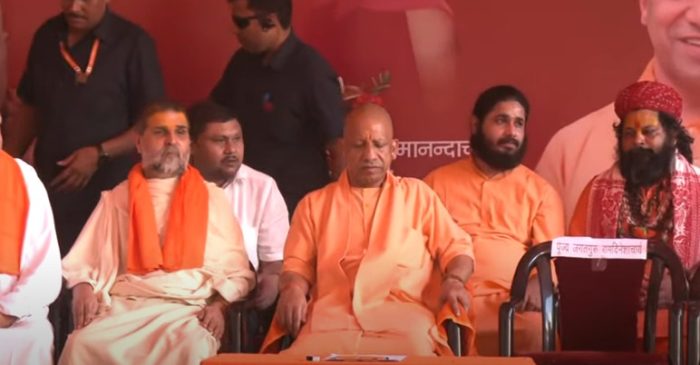 Ayodhya : सीएम योगी की दिगंबर अखाड़ा में संतों से भेंट, अखाड़ा परंपरा को बताया संस्कृति की धरोहर