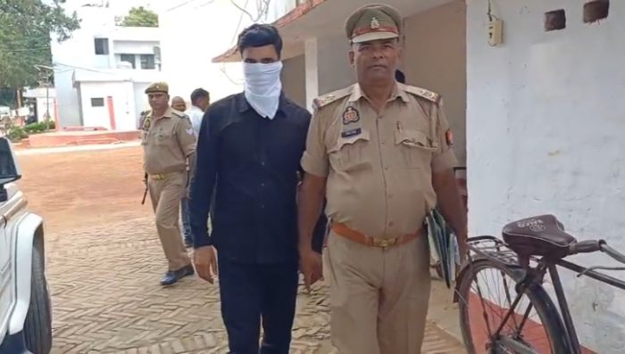 Mirzapur : राजनीतिक रसूख का झांसा देकर ठगी करने वाला गिरफ्तार