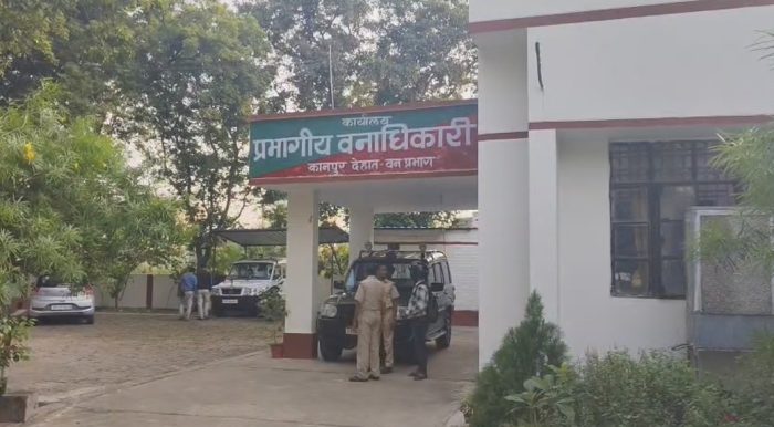 Kanpur : हरियाली की नई उम्मीद,कानपुर देहात में लाखों पौधे लगाकर वन विभाग ने सजाई प्रकृति की गोद