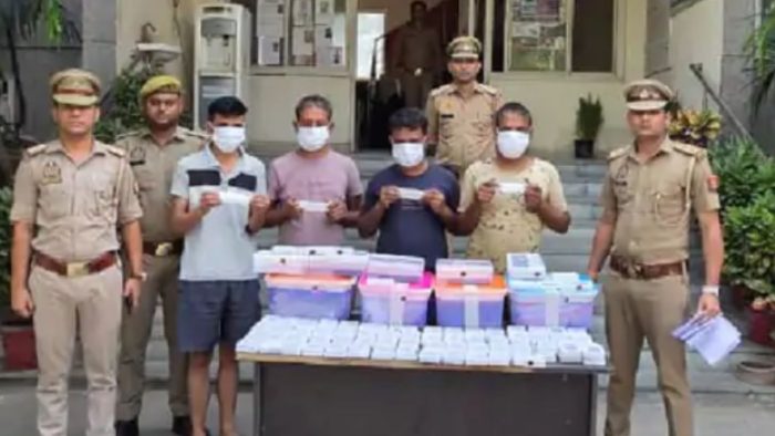 Noida : नोएडा पुलिस की बड़ी सफलता: एटीएम फ्रॉड गैंग गिरफ्तार