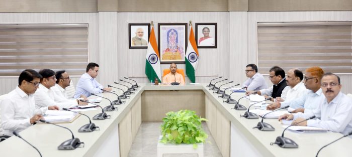 Lucknow : सीएम योगी ने की सिंचाई विभाग के कार्यों की समीक्षा बैठक