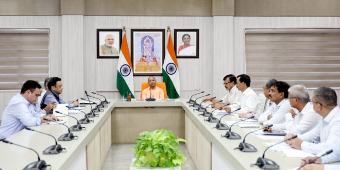 Lucknow : सीएम योगी ने की नमामि गंगे एवं ग्रामीण जलापूर्ति विभाग के कार्यों की समीक्षा बैठक