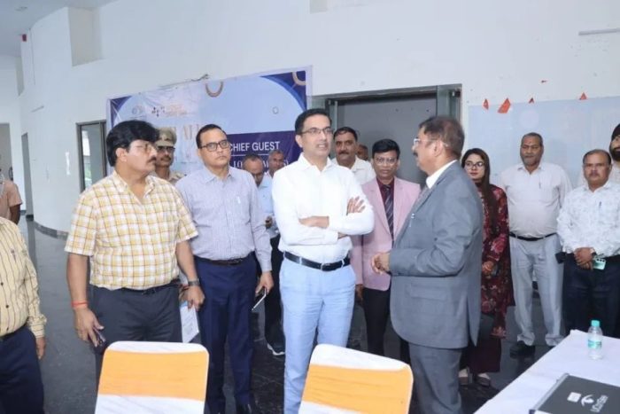 नोएडा प्राधिकरण का विश्व दृष्टि दिवस पर कर्मचारियों के लिए निःशुल्क आँखों की जाँच शिविर का आयोजन