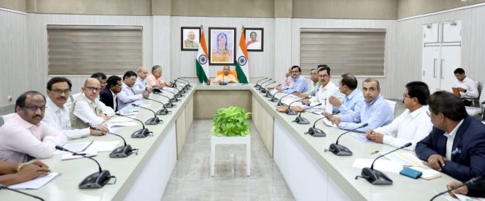UP News : सीएम योगी ने की ‘जल जीवन मिशन-हर घर नल योजना’ की समीक्षा, दिए निर्देश