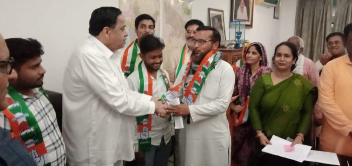 Banda : पूर्व मंत्री नसीमुद्दीन सिद्दीकी ने प्रेस वार्ता में सरकार पर साधा निशाना Banda : पूर्व मंत्री नसीमुद्दीन सिद्दीकी ने प्रेस वार्ता में सरकार पर साधा निशाना
