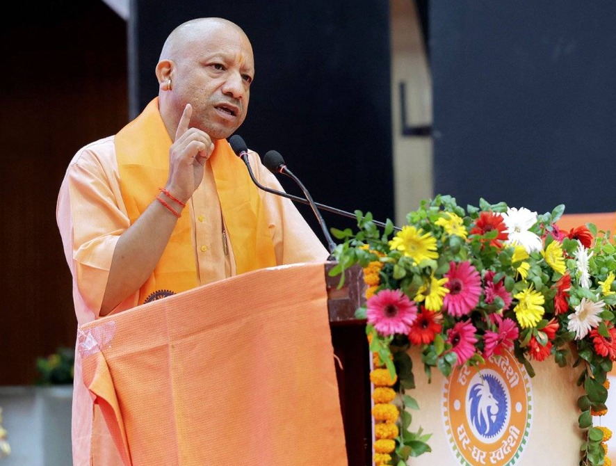 Bhojpur : सीएम योगी ने शाहपुर विधानसभा में की जनसभा, भाजपा प्रत्याशी राकेश रंजन ओझा के पक्ष में कमल खिलाने की अपील