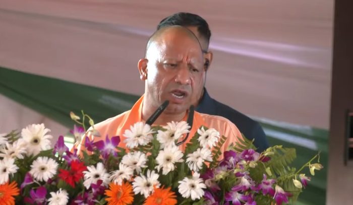Gorakhpur : सीएम योगी ने 118 करोड़ की 50 विकास परियोजनाओं का किया उद्घाटन और शिलान्यास