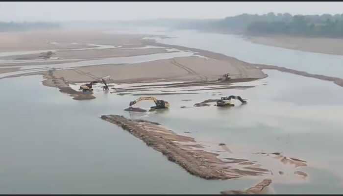 Hamirpur: हमीरपुर में खुलेआम अवैध खनन, कानून व्यवस्था का बुरा हाल