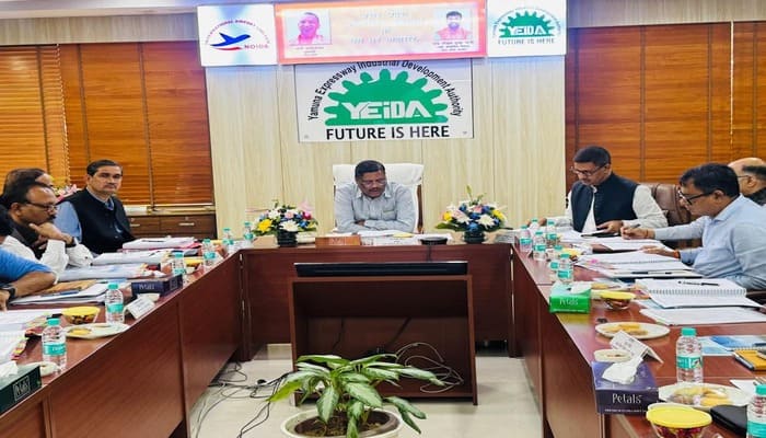 YEIDA बैठक: राया अर्बन सेंटर में बनेगी हेरिटेज सिटी, क्षेत्र में चलेंगी हाइड्रोजन बसें