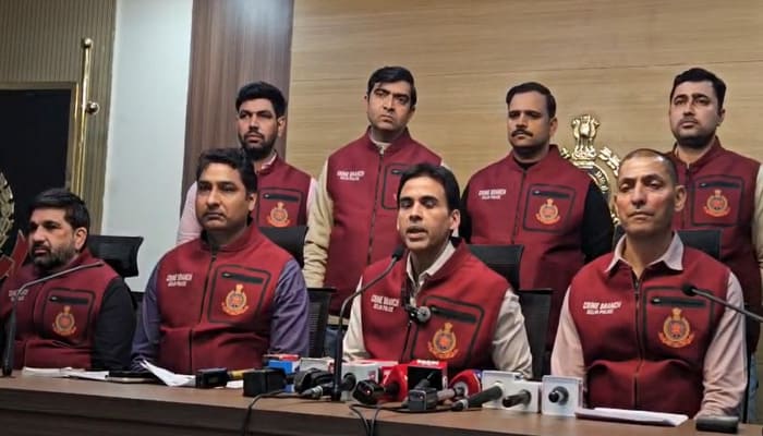 Gaziabad: दिल्ली पुलिस ने पकड़ा नकली मेडिसिन रैकेट, स्किन दवाओं की सप्लाई होती थी पूरे नॉर्थ इंडिया में