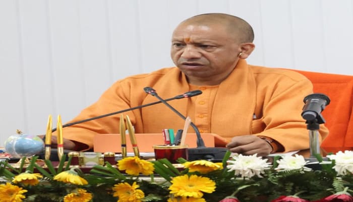 Aligarh: ‘SIR को लेकर सतर्क रहें, एक भी फर्जी वोट न जुड़े’- CM योगी