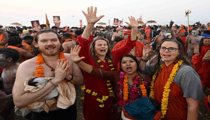 Lucknow: योगी सरकार के प्रयास से सनातन का लौटा वैभव, युवाओं में बढ़ा काशी, मथुरा और अयोध्या का क्रेज