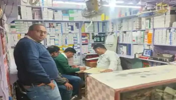 Agra: आगरा की 26 मेडिकल फर्मों को नोटिस, दो साल की सभी खरीद-बिक्री का मांगा गया रिकॉर्ड