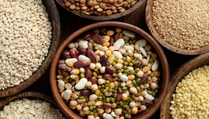 Azamgarh: मिलेट्स पुनरोद्धार योजना एवं त्वरित मक्का विकास कार्यक्रम के तहत कृषकों का प्रशिक्षण सह एक्सपोजर विजिट दल रवाना