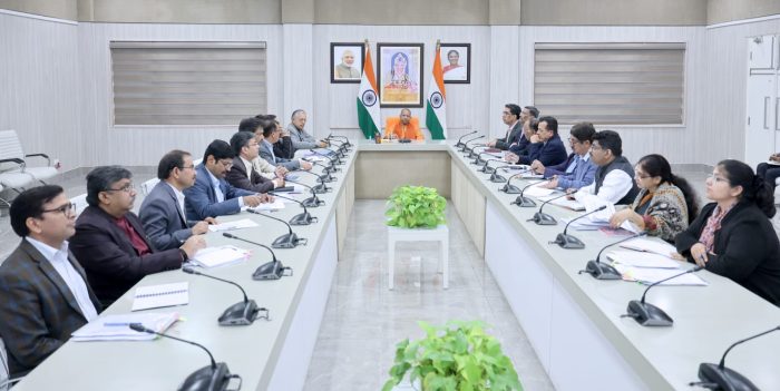 Lucknow: कम्प्लायंस रिडक्शन और डी-रेगुलेशन फेज-2 की CM योगी ने की समीक्षा