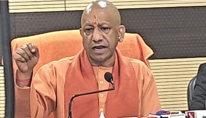 CM in Varanasi: ‘मंदिरों का पुनरुद्धार हो रहा है, कांग्रेस जनता को दिग्भ्रमित कर रही’ - काशी में बोले सीएम योगी