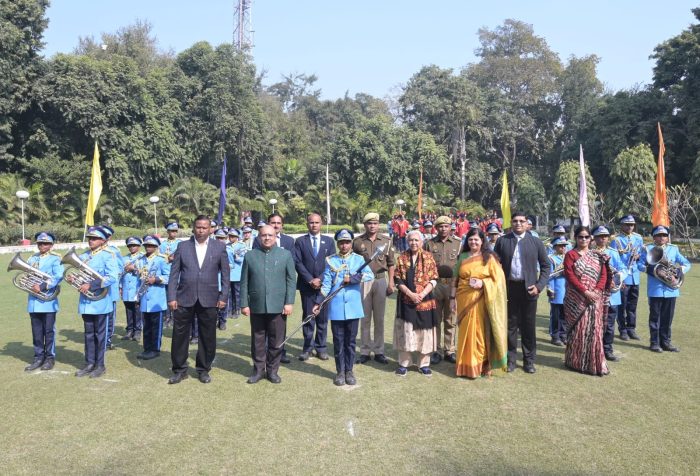 UP News: गणतंत्र दिवस-2026 की तैयारियाँ जोरों पर; जनभवन में विद्यार्थियों का फुल बैंड ड्रेस रिहर्सल, राज्यपाल ने किया उत्साहवर्धन