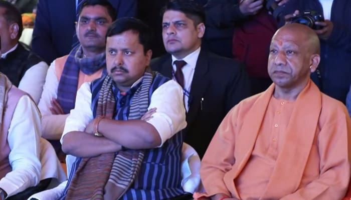 Mathura: मथुरा पहुंचे भाजपा अध्यक्ष नितिन नबीन, सीएम योगी के साथ सुनी ‘मन की बात’