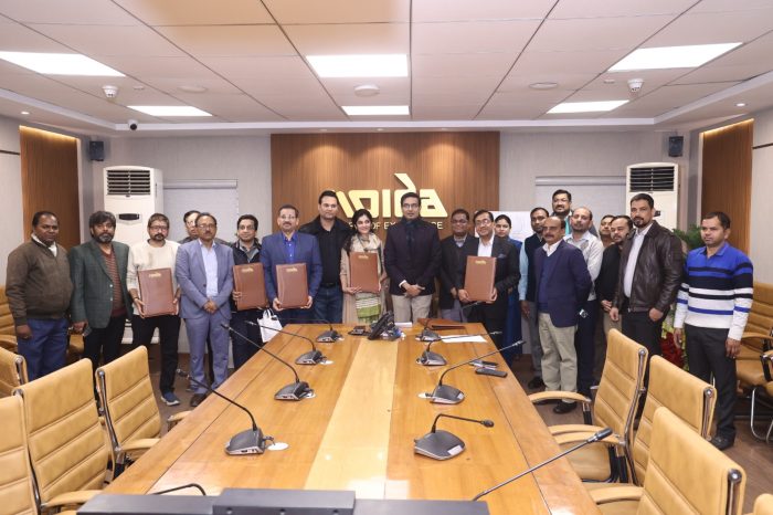 Noida: विकास, निवेश और जन-कल्याण के संकल्प के साथ नोएडा ने किया नववर्ष 2026 का स्वागत