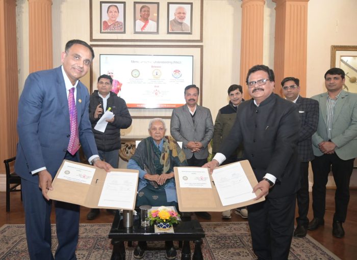 Lucknow: राजभवन में कैनेडियन हिन्दू चैंबर ऑफ कॉमर्स और यूपी के तीन विश्वविद्यालयों के बीच एमओयू पर हस्ताक्षर