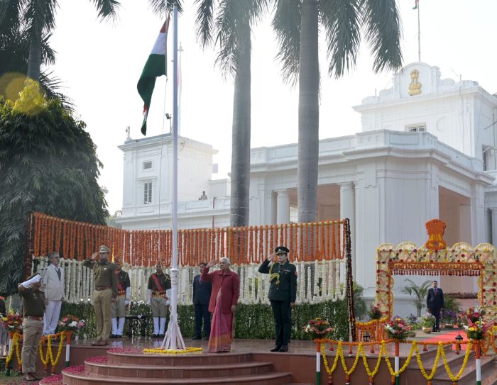 Lucknow: राज्यपाल आनंदीबेन पटेल ने गणतंत्र दिवस पर जन भवन में फहराया राष्ट्रीय ध्वज