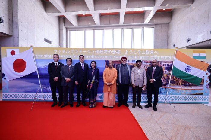 जापान दौरे के अंतिम दिन सीएम योगी ने यामानाशी हाइड्रोजन फैसिलिटी का किया दौरा