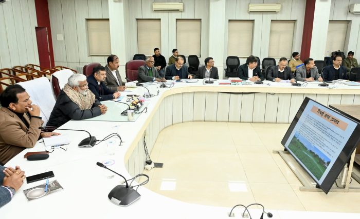 किसानों को मिलेगा पर्याप्त पानी: जलशक्ति मंत्री स्वतंत्र देव सिंह ने सिंचाई परियोजनाओं की समीक्षा की