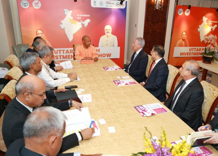 सीएम योगी का सिंगापुर दौरा: टेमासेक चेयरमैन से मुलाकात, यूपी में वैश्विक निवेश के नए रास्ते खुले
